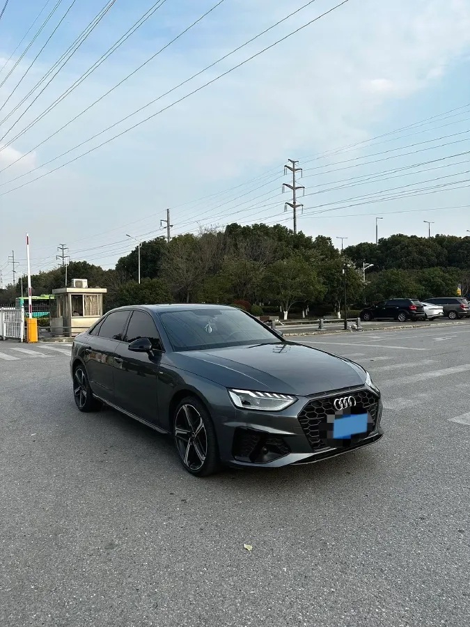 2024 Audi A4L 2.0T 190HP L4 7DCT,autocango,china used car exporter,china ev exporter,chinese used car exporter,chinese used ev exporter