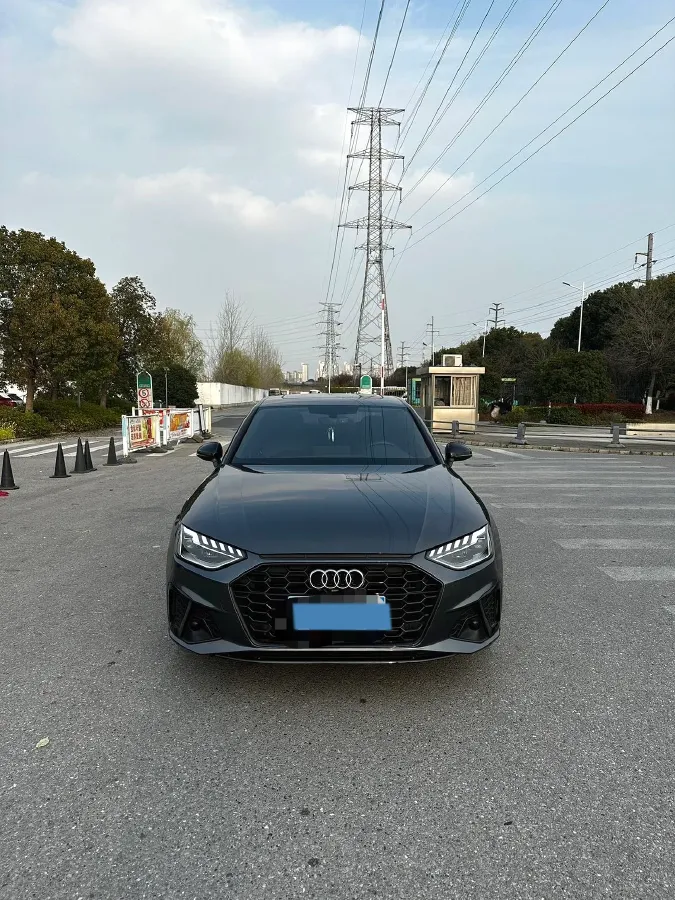 2024 Audi A4L 2.0T 190HP L4 7DCT,autocango,china used car exporter,china ev exporter,chinese used car exporter,chinese used ev exporter