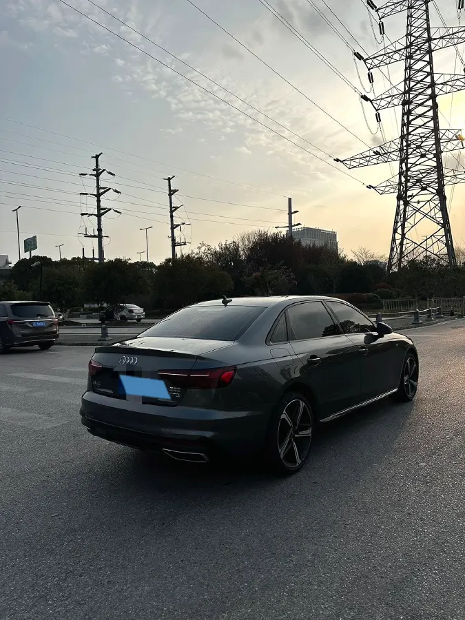 2024 Audi A4L 2.0T 190HP L4 7DCT,autocango,china used car exporter,china ev exporter,chinese used car exporter,chinese used ev exporter