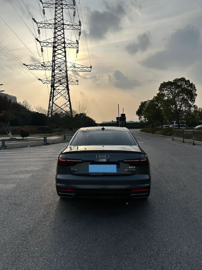 2024 Audi A4L 2.0T 190HP L4 7DCT,autocango,china used car exporter,china ev exporter,chinese used car exporter,chinese used ev exporter