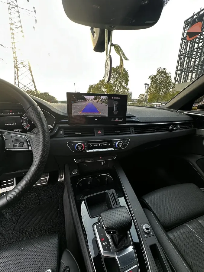 2024 Audi A4L 2.0T 190HP L4 7DCT,autocango,china used car exporter,china ev exporter,chinese used car exporter,chinese used ev exporter