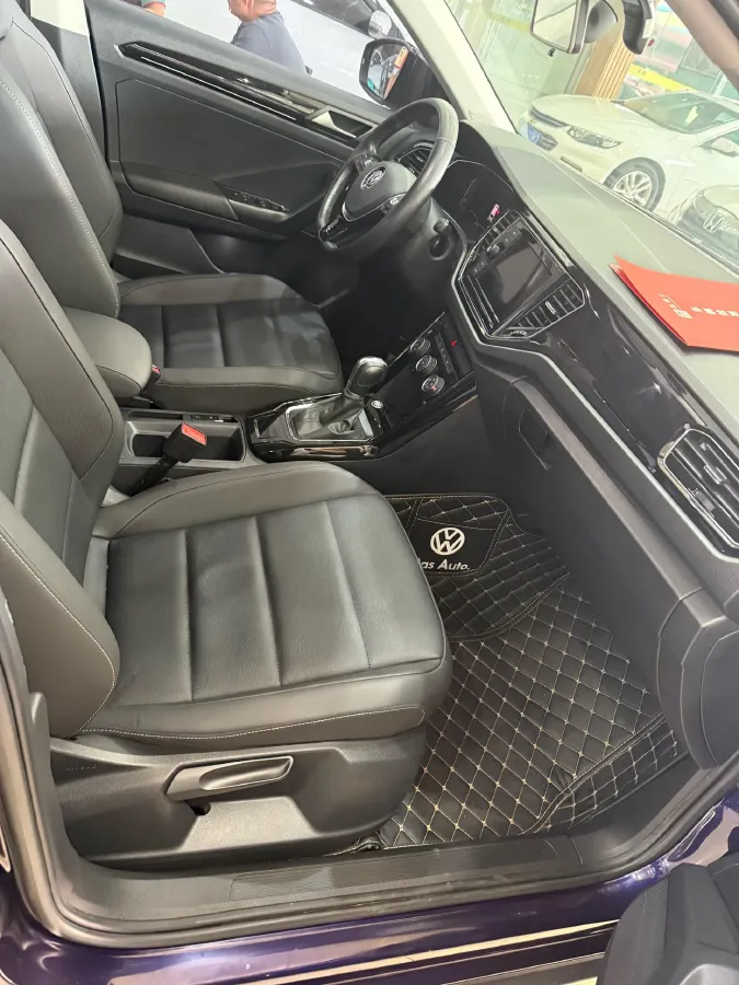 2021 Volkswagen T-Roc 1.4T 150HP L4 7DCT,autocango,china used car exporter,china ev exporter,chinese used car exporter,chinese used ev exporter