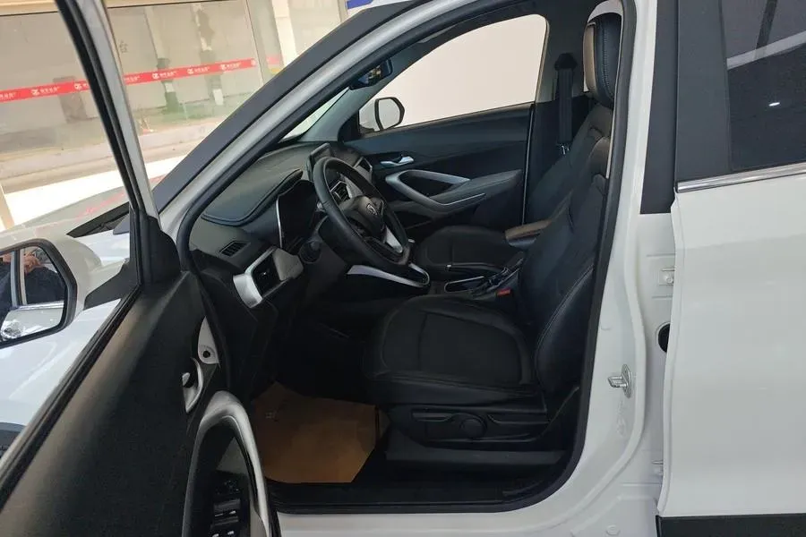 2017 BaoJun 510 1.5L 112HP L4 6MT,autocango,china used car exporter,china ev exporter,chinese used car exporter,chinese used ev exporter