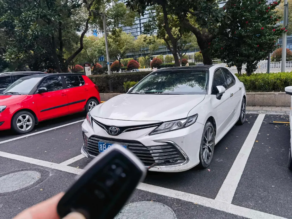 2021 Toyota Camry 2.5L 209HP L4 8AT,autocango,china used car exporter,china ev exporter,chinese used car exporter,chinese used ev exporter