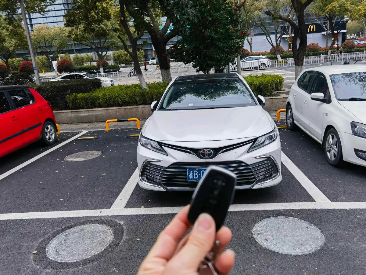 2021 Toyota Camry 2.5L 209HP L4 8AT,autocango,china used car exporter,china ev exporter,chinese used car exporter,chinese used ev exporter
