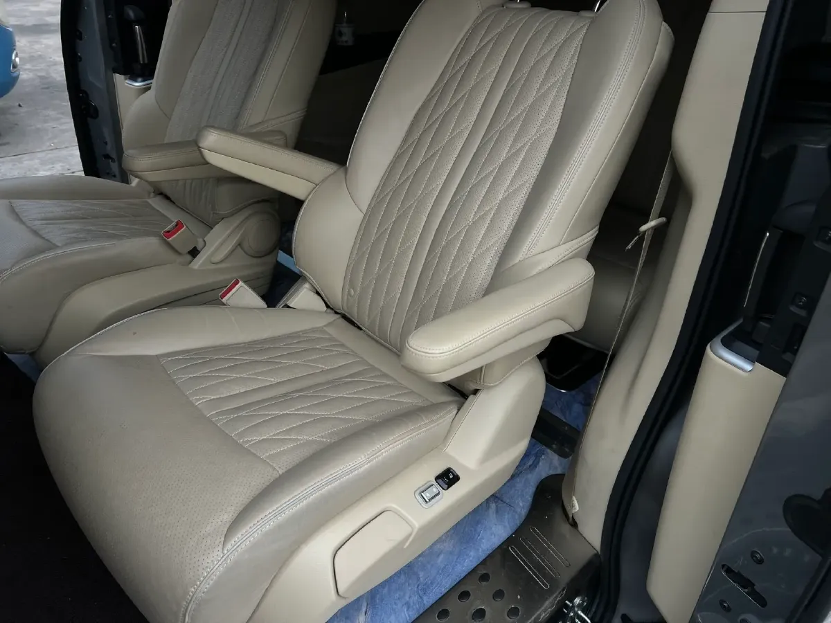 2023 Buick GL8 2.0T 237HP L4 9AT,autocango,china used car exporter,china ev exporter,chinese used car exporter,chinese used ev exporter