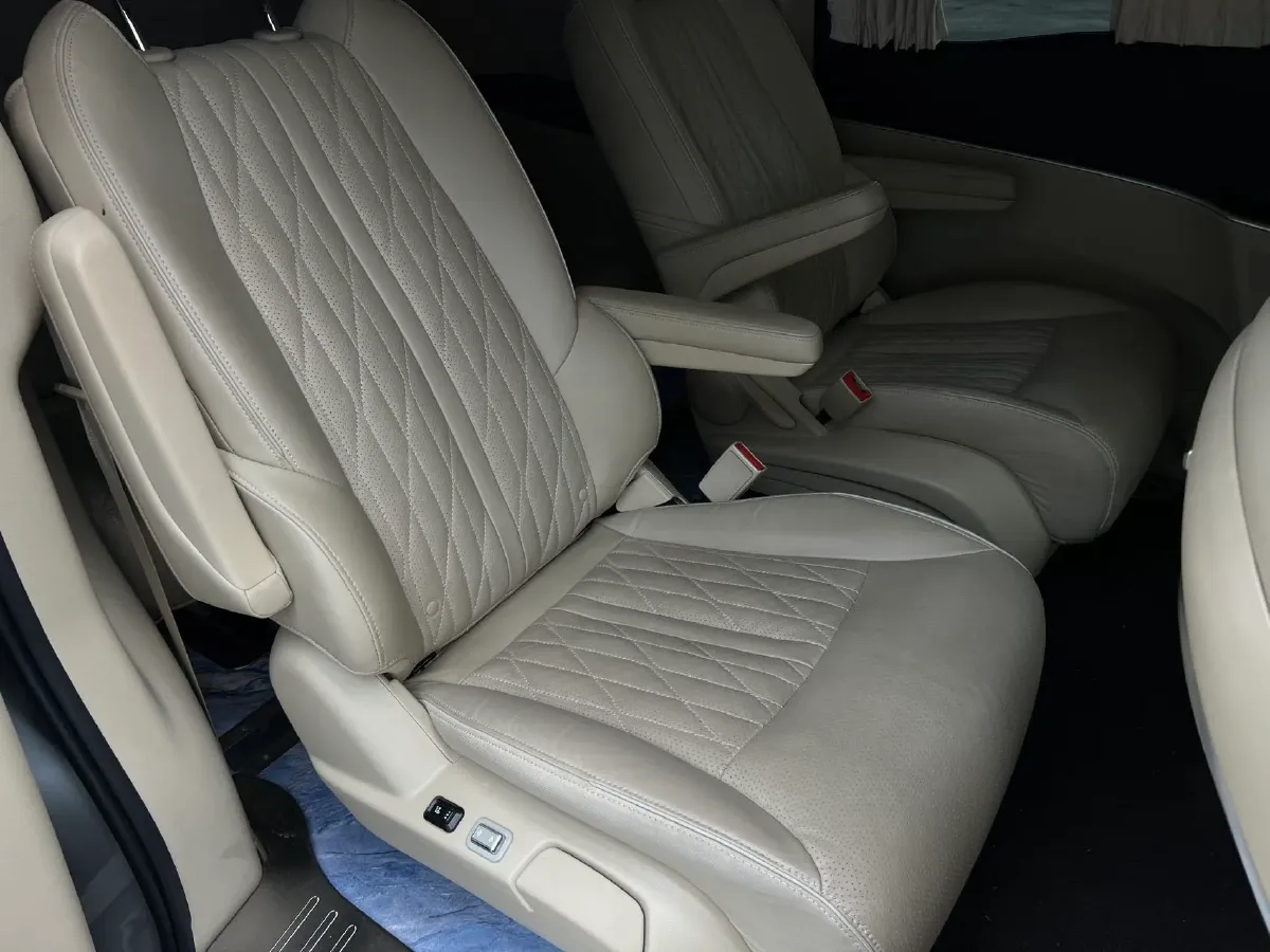 2023 Buick GL8 2.0T 237HP L4 9AT,autocango,china used car exporter,china ev exporter,chinese used car exporter,chinese used ev exporter