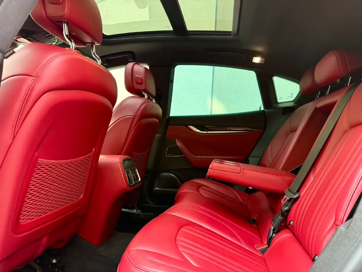 2018 Maserati Levante 3.0T 350HP V6 8AT,autocango,china used car exporter,china ev exporter,chinese used car exporter,chinese used ev exporter