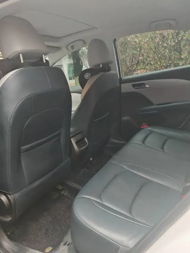 2023 Chevrolet Monza 1.5L 113HP L4 6DCT,autocango,china used car exporter,china ev exporter,chinese used car exporter,chinese used ev exporter