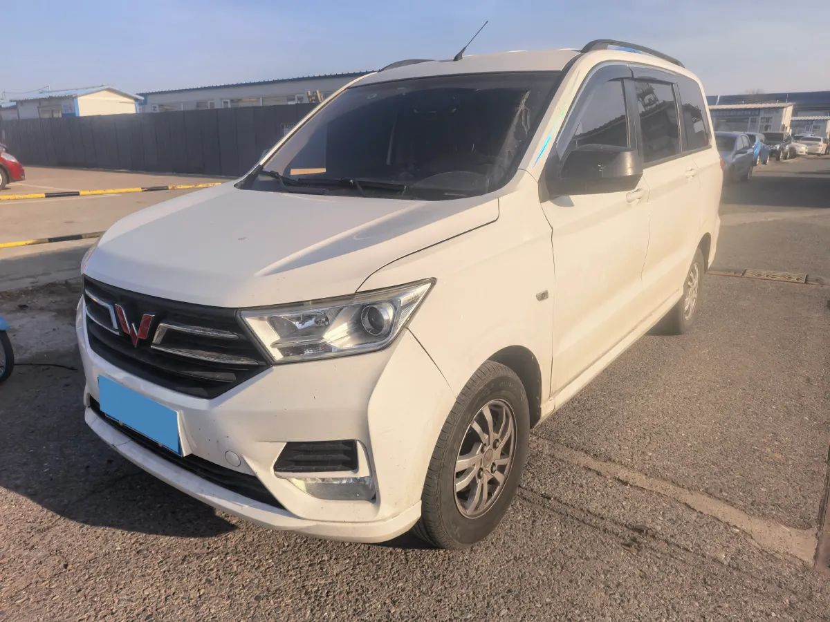 2019 WuLing HongGuang 1.5L 99HP L4 6MT,autocango,china used car exporter,china ev exporter,chinese used car exporter,chinese used ev exporter