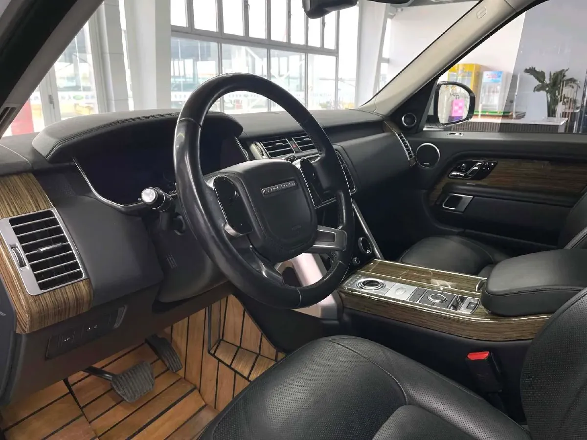 2018 Land Rover Range Rover Evoque 2.0T 241HP L4 9AT,autocango,china used car exporter,china ev exporter,chinese used car exporter,chinese used ev exporter