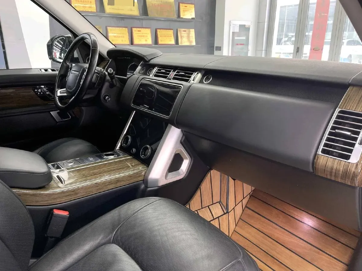 2018 Land Rover Range Rover Evoque 2.0T 241HP L4 9AT,autocango,china used car exporter,china ev exporter,chinese used car exporter,chinese used ev exporter