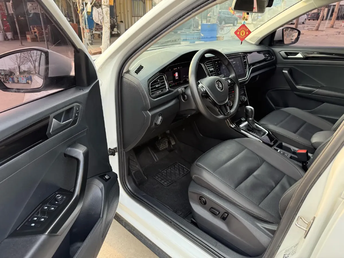 2022 Volkswagen T-Roc 1.4T 150HP L4 7DCT,autocango,china used car exporter,china ev exporter,chinese used car exporter,chinese used ev exporter