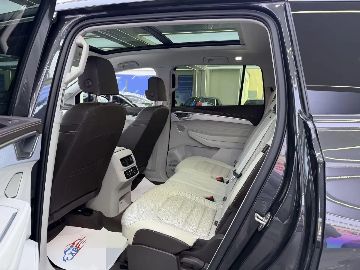 2023 Volkswagen Talagon 2.0T 220HP L4 7DCT,autocango,china used car exporter,china ev exporter,chinese used car exporter,chinese used ev exporter