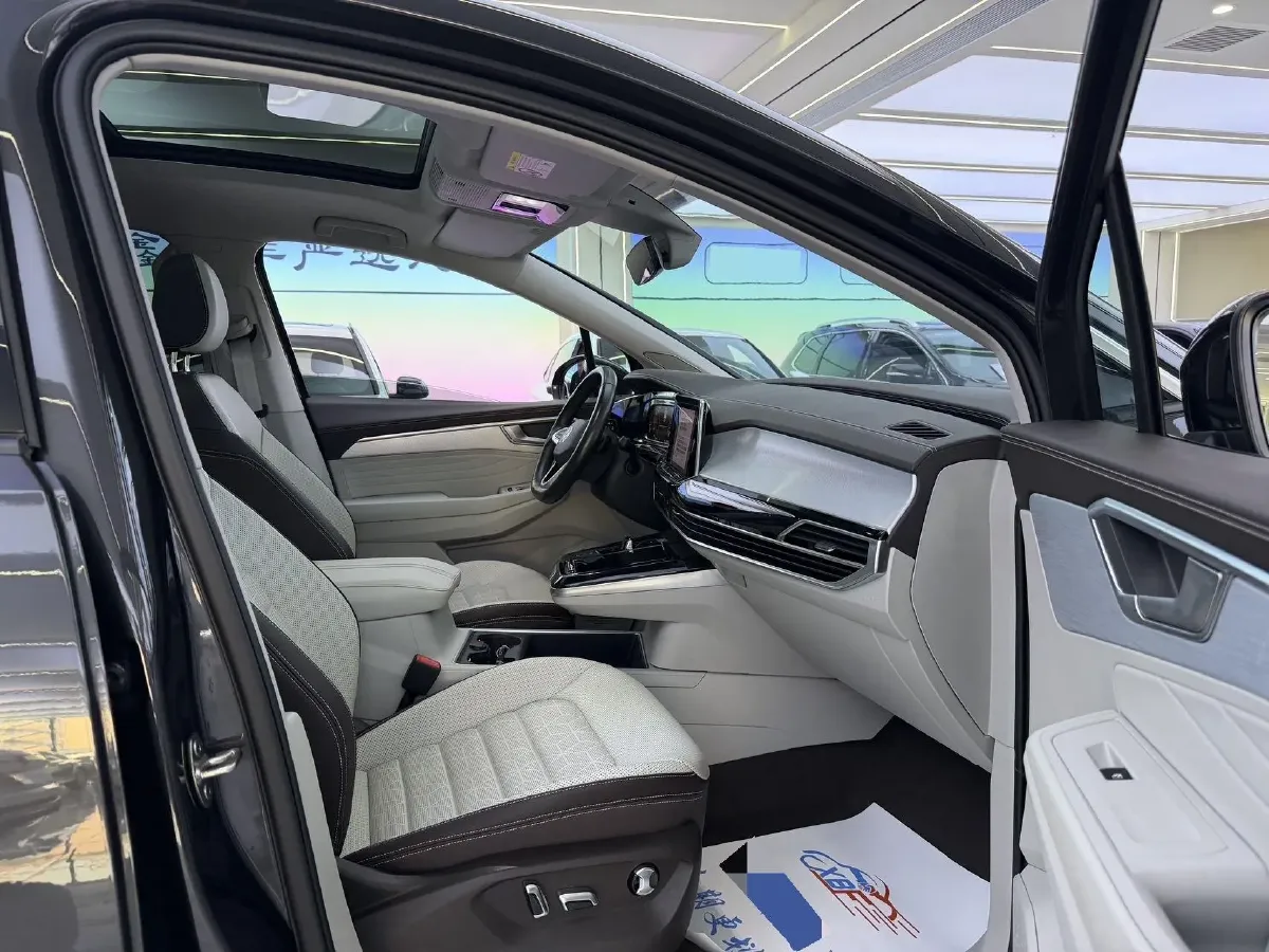 2023 Volkswagen Talagon 2.0T 220HP L4 7DCT,autocango,china used car exporter,china ev exporter,chinese used car exporter,chinese used ev exporter