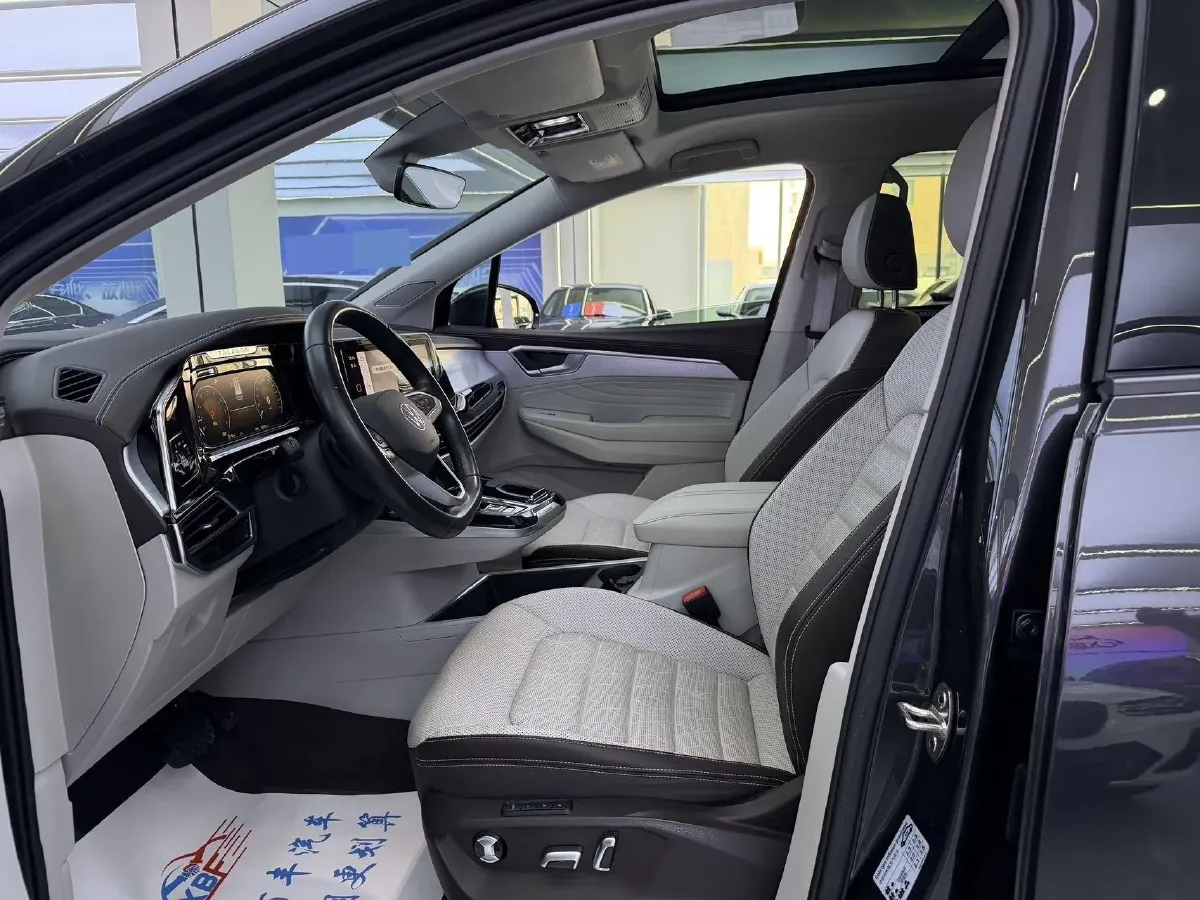 2023 Volkswagen Talagon 2.0T 220HP L4 7DCT,autocango,china used car exporter,china ev exporter,chinese used car exporter,chinese used ev exporter