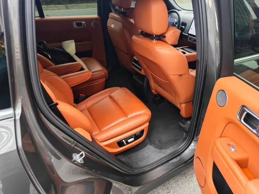 2023 Li L8 Range Extended 154HP REEV 40.9KWH,autocango,china used car exporter,china ev exporter,chinese used car exporter,chinese used ev exporter