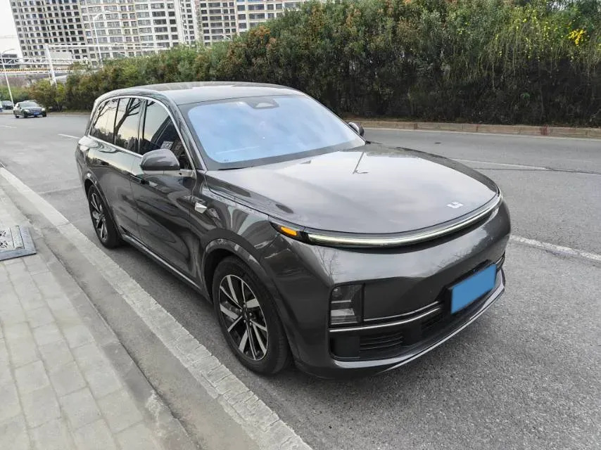 2023 Li L8 Range Extended 154HP REEV 40.9KWH,autocango,china used car exporter,china ev exporter,chinese used car exporter,chinese used ev exporter