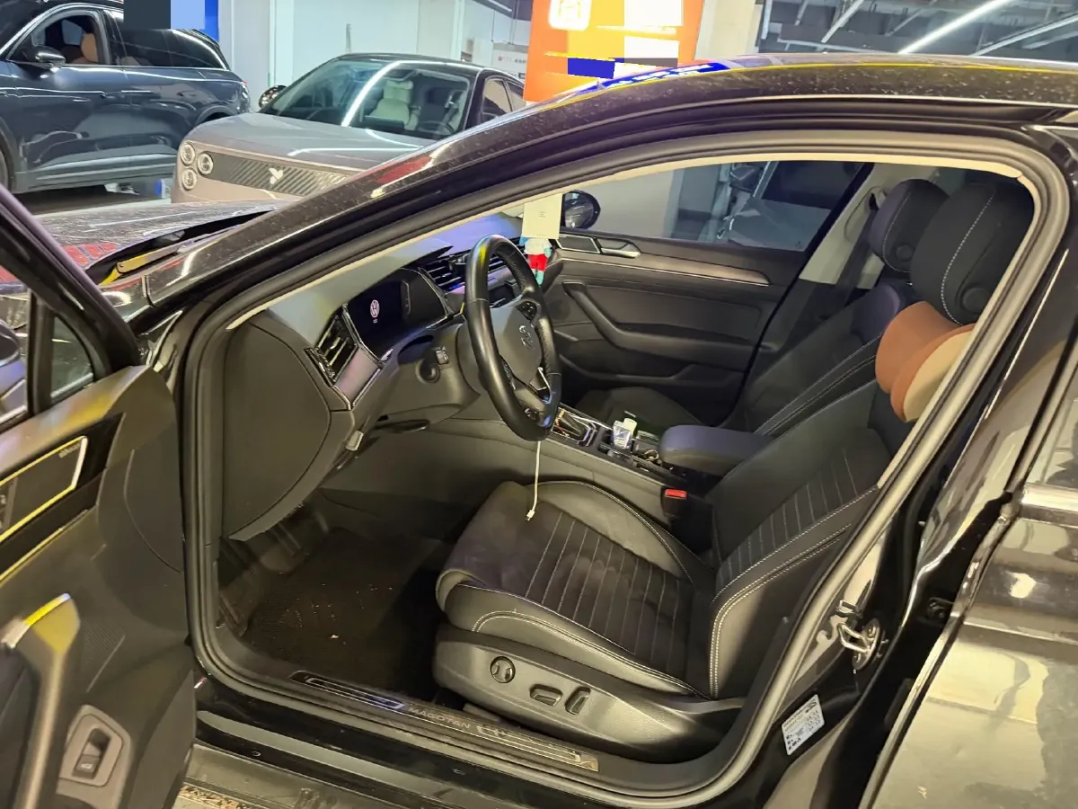 2020 Volkswagen Magotan 2.0T 186HP L4 7DCT,autocango,china used car exporter,china ev exporter,chinese used car exporter,chinese used ev exporter