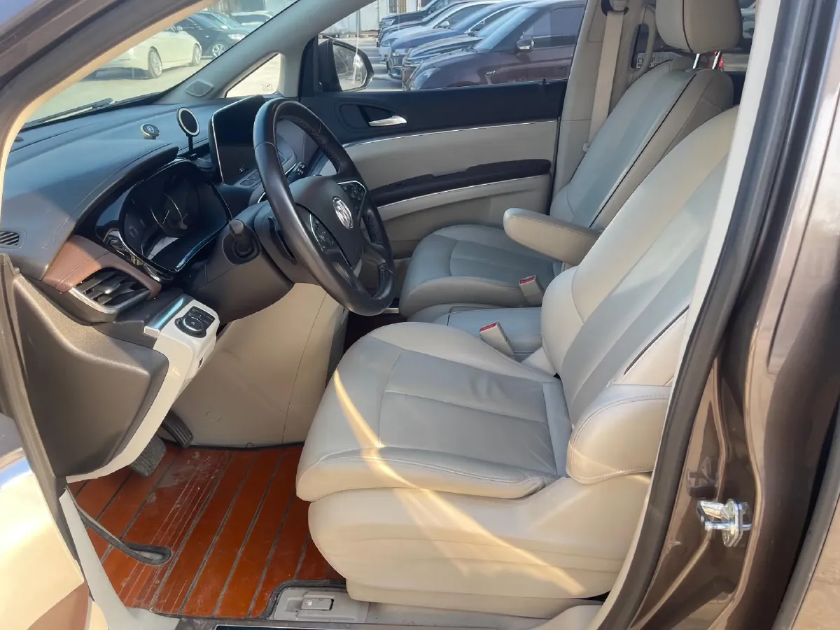 2021 Buick GL8 2.0T 237HP L4 9AT,autocango,china used car exporter,china ev exporter,chinese used car exporter,chinese used ev exporter