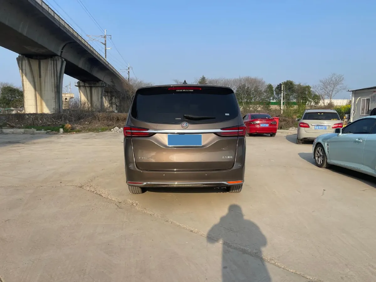 2021 Buick GL8 2.0T 237HP L4 9AT,autocango,china used car exporter,china ev exporter,chinese used car exporter,chinese used ev exporter