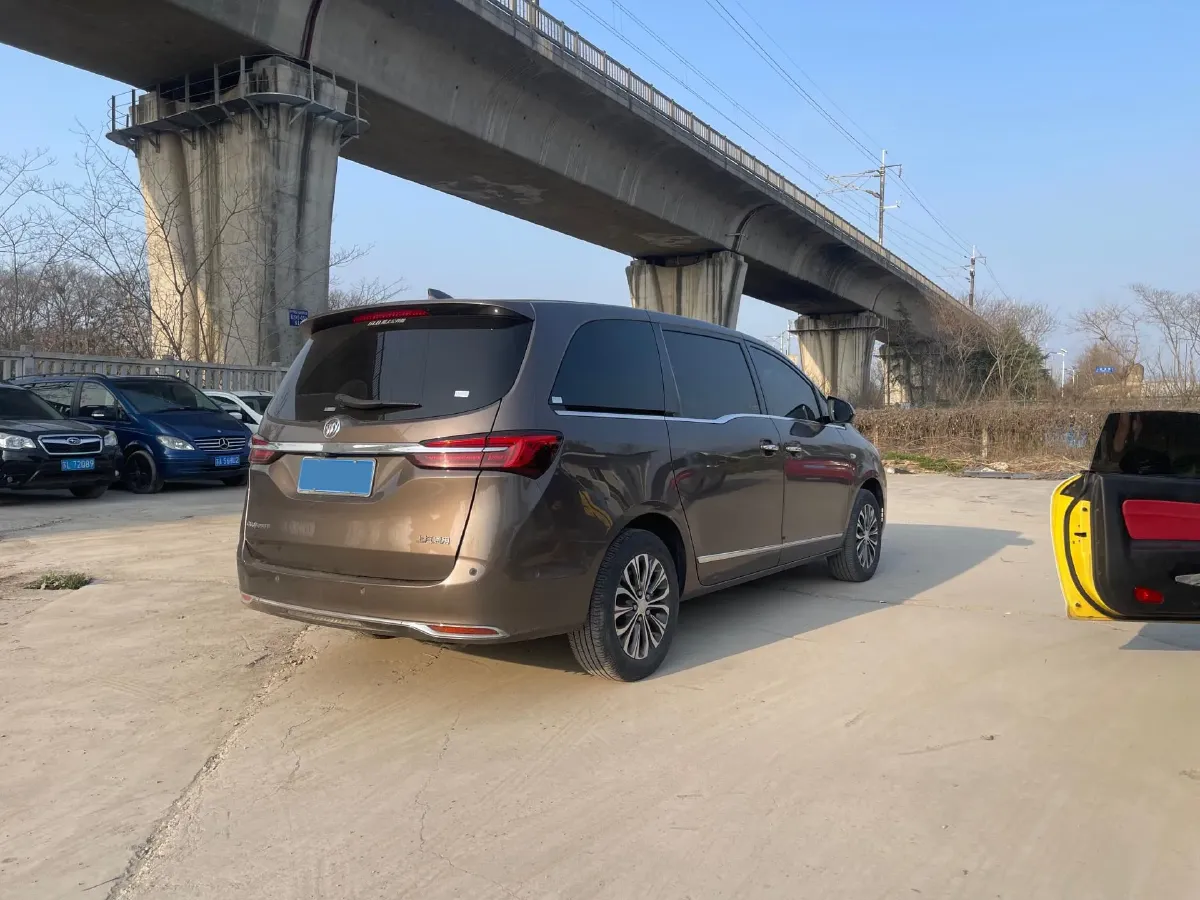 2021 Buick GL8 2.0T 237HP L4 9AT,autocango,china used car exporter,china ev exporter,chinese used car exporter,chinese used ev exporter