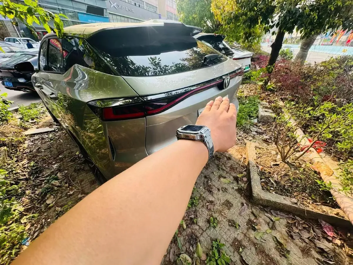 2024 ChangAn UNI-Z 1.5L 98HP L4 E-CVT PHEV 18.4KWH,autocango,china used car exporter,china ev exporter,chinese used car exporter,chinese used ev exporter