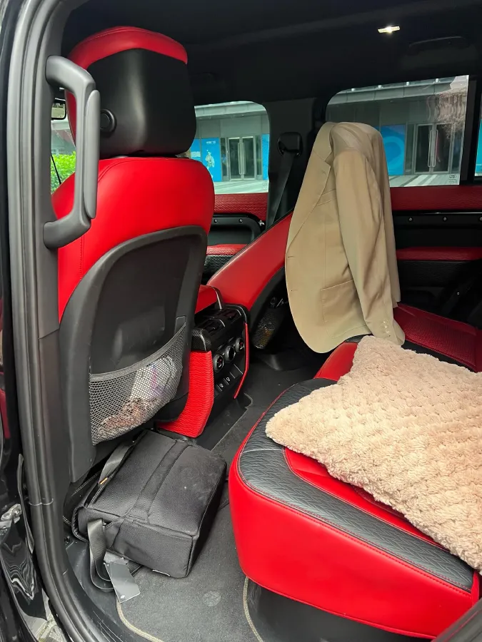 2023 Land Rover Defender 5.0T 525HP V8 8AT,autocango,china used car exporter,china ev exporter,chinese used car exporter,chinese used ev exporter