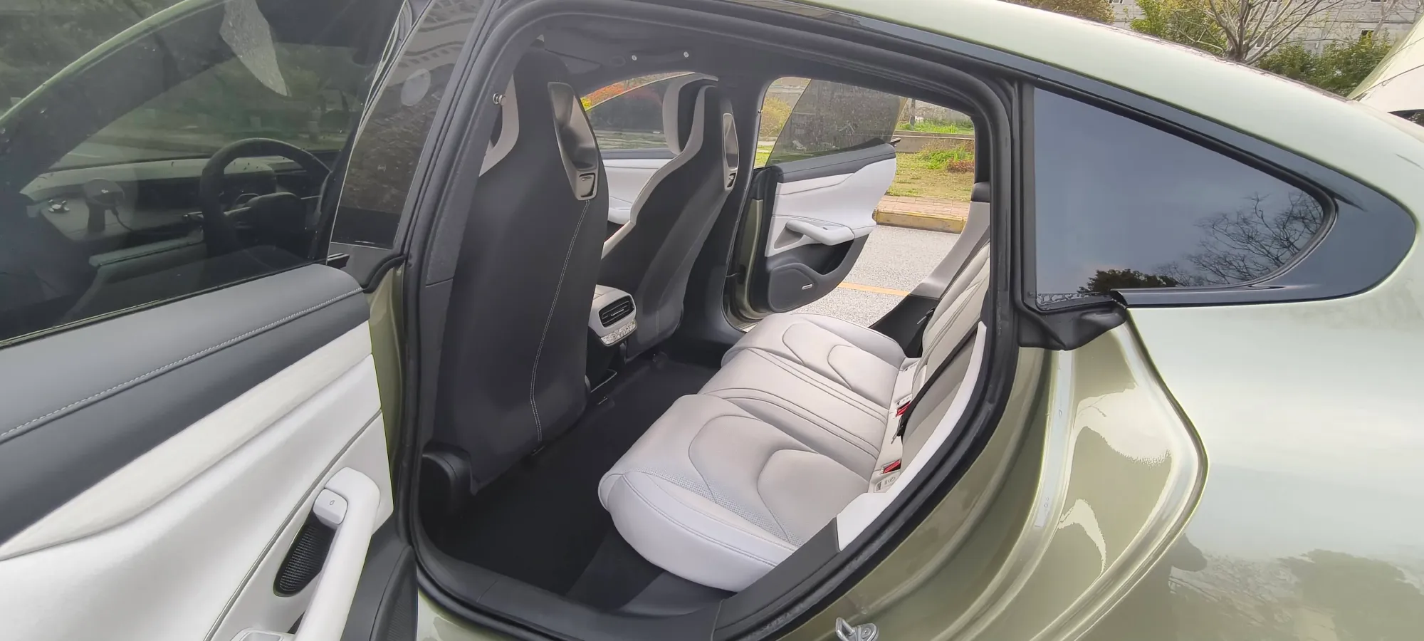 2024 MI SU7 BEV 94.3KWH,autocango,china used car exporter,china ev exporter,chinese used car exporter,chinese used ev exporter