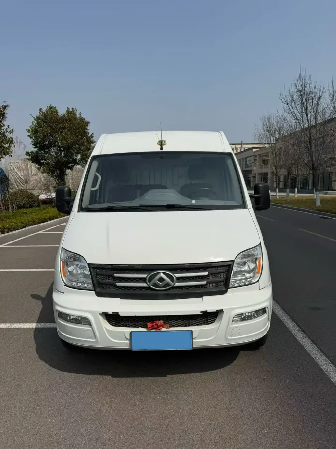 2021 MAXUS XinTu V80 2.0T 127HP L4 6MT,autocango,china used car exporter,china ev exporter,chinese used car exporter,chinese used ev exporter