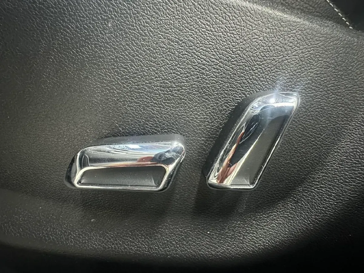 2021 Mitsubishi Outlander 2.0L 166HP L4 CVT,autocango,china used car exporter,china ev exporter,chinese used car exporter,chinese used ev exporter