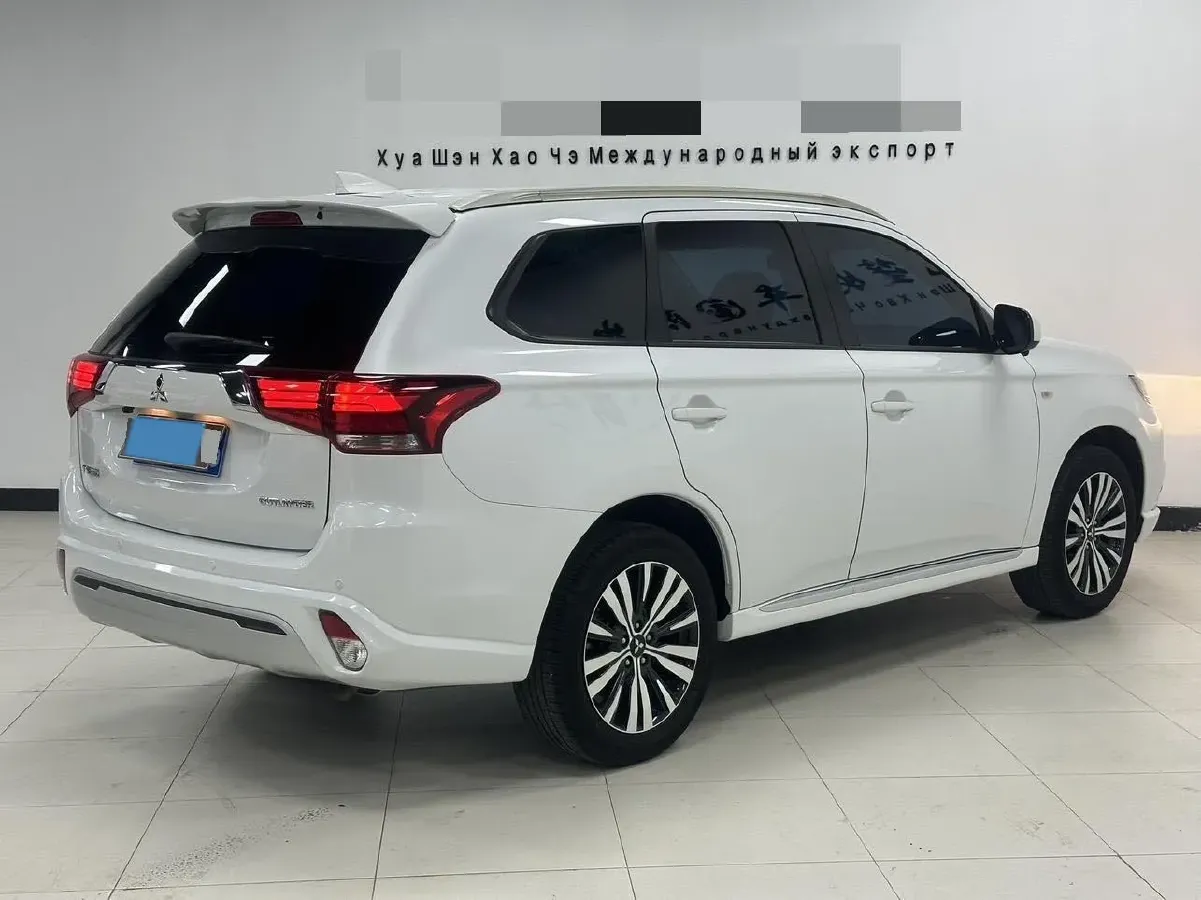 2021 Mitsubishi Outlander 2.0L 166HP L4 CVT,autocango,china used car exporter,china ev exporter,chinese used car exporter,chinese used ev exporter