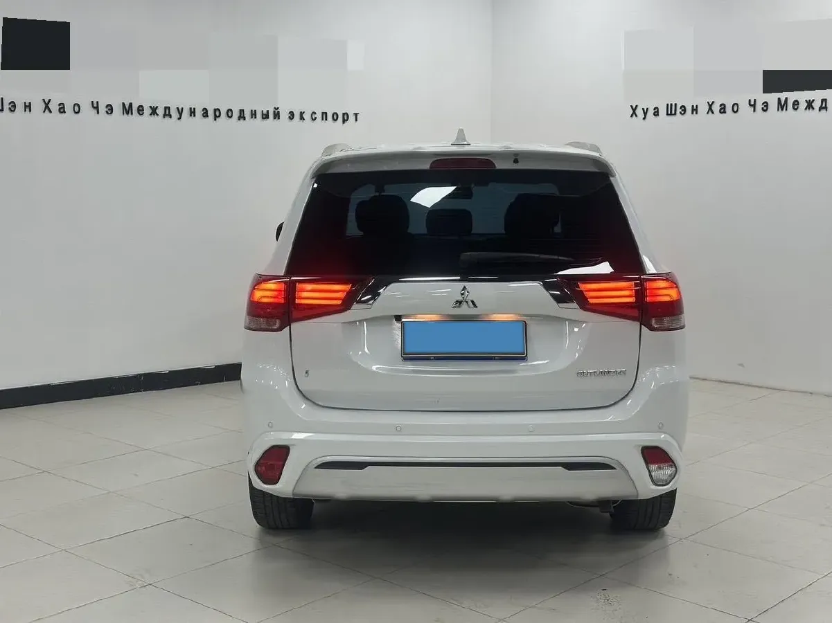 2021 Mitsubishi Outlander 2.0L 166HP L4 CVT,autocango,china used car exporter,china ev exporter,chinese used car exporter,chinese used ev exporter