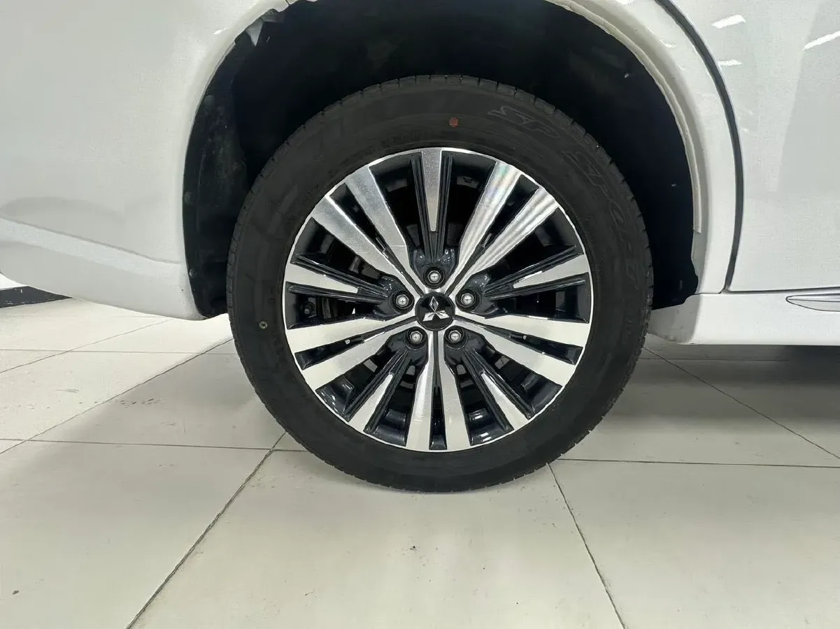 2021 Mitsubishi Outlander 2.0L 166HP L4 CVT,autocango,china used car exporter,china ev exporter,chinese used car exporter,chinese used ev exporter