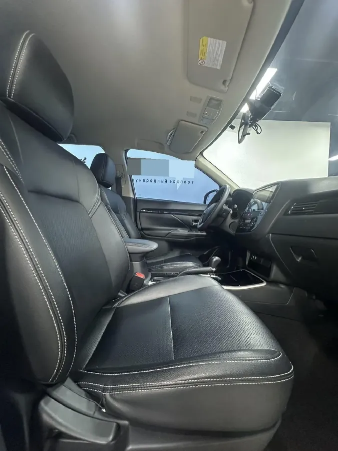 2021 Mitsubishi Outlander 2.0L 166HP L4 CVT,autocango,china used car exporter,china ev exporter,chinese used car exporter,chinese used ev exporter