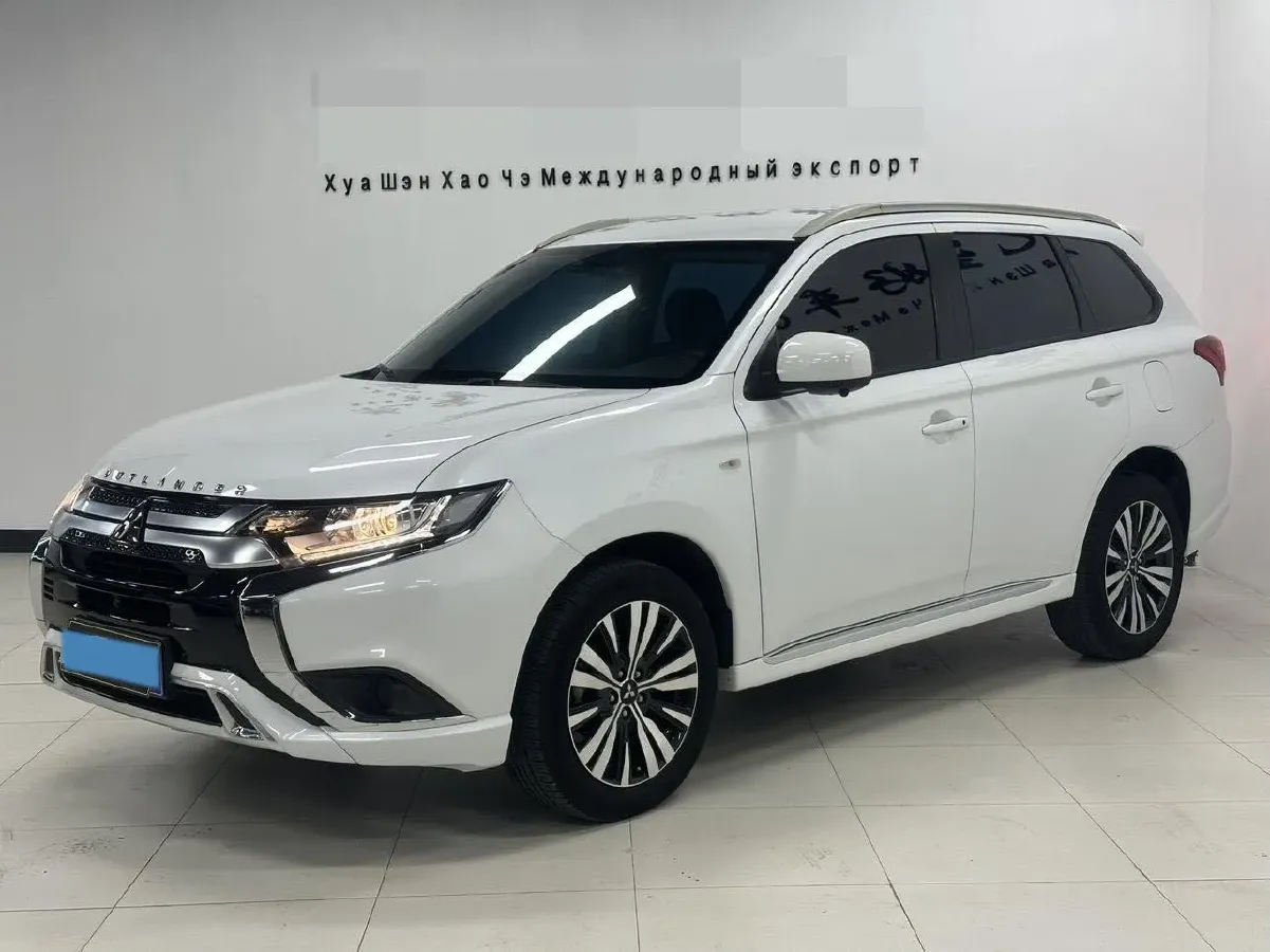 2021 Mitsubishi Outlander 2.0L 166HP L4 CVT,autocango,china used car exporter,china ev exporter,chinese used car exporter,chinese used ev exporter