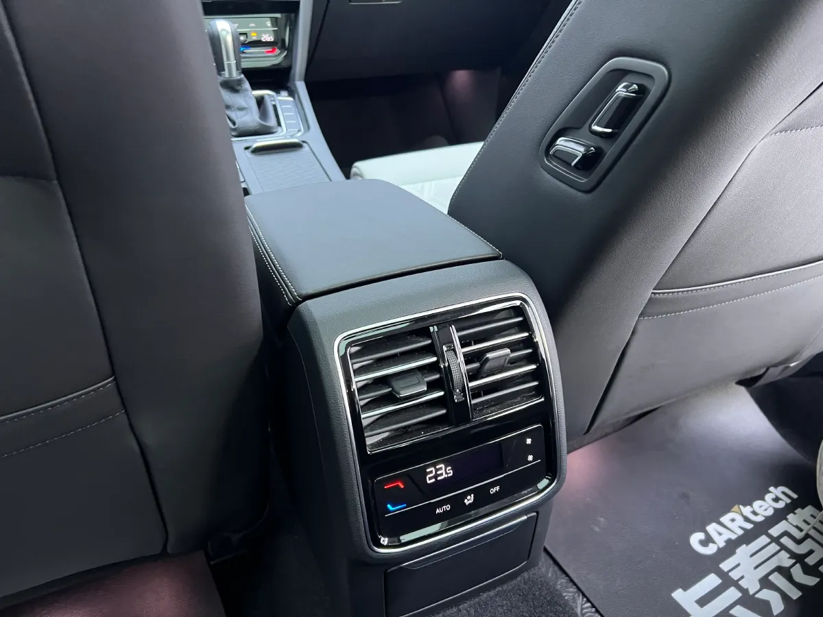 2023 Volkswagen Magotan 2.0T 186HP L4 7DCT,autocango,china used car exporter,china ev exporter,chinese used car exporter,chinese used ev exporter