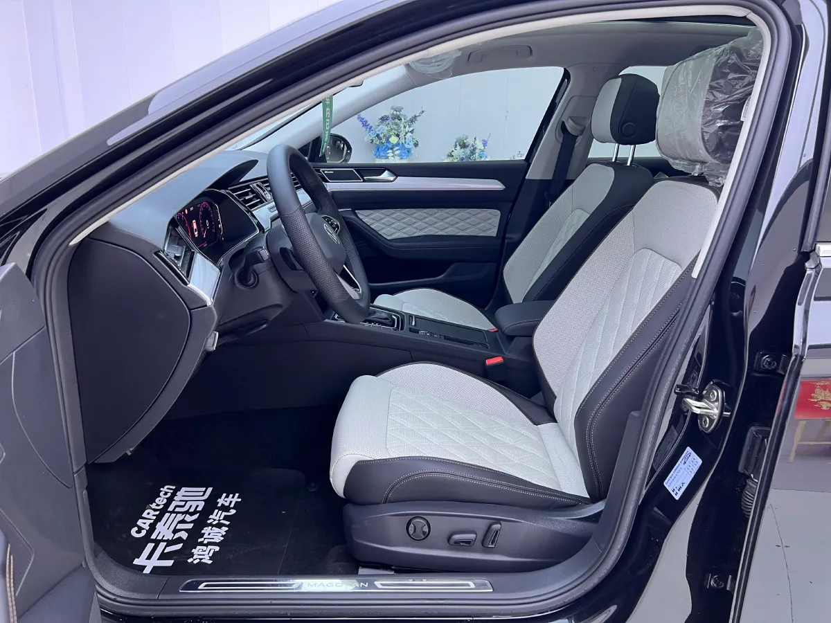 2023 Volkswagen Magotan 2.0T 186HP L4 7DCT,autocango,china used car exporter,china ev exporter,chinese used car exporter,chinese used ev exporter