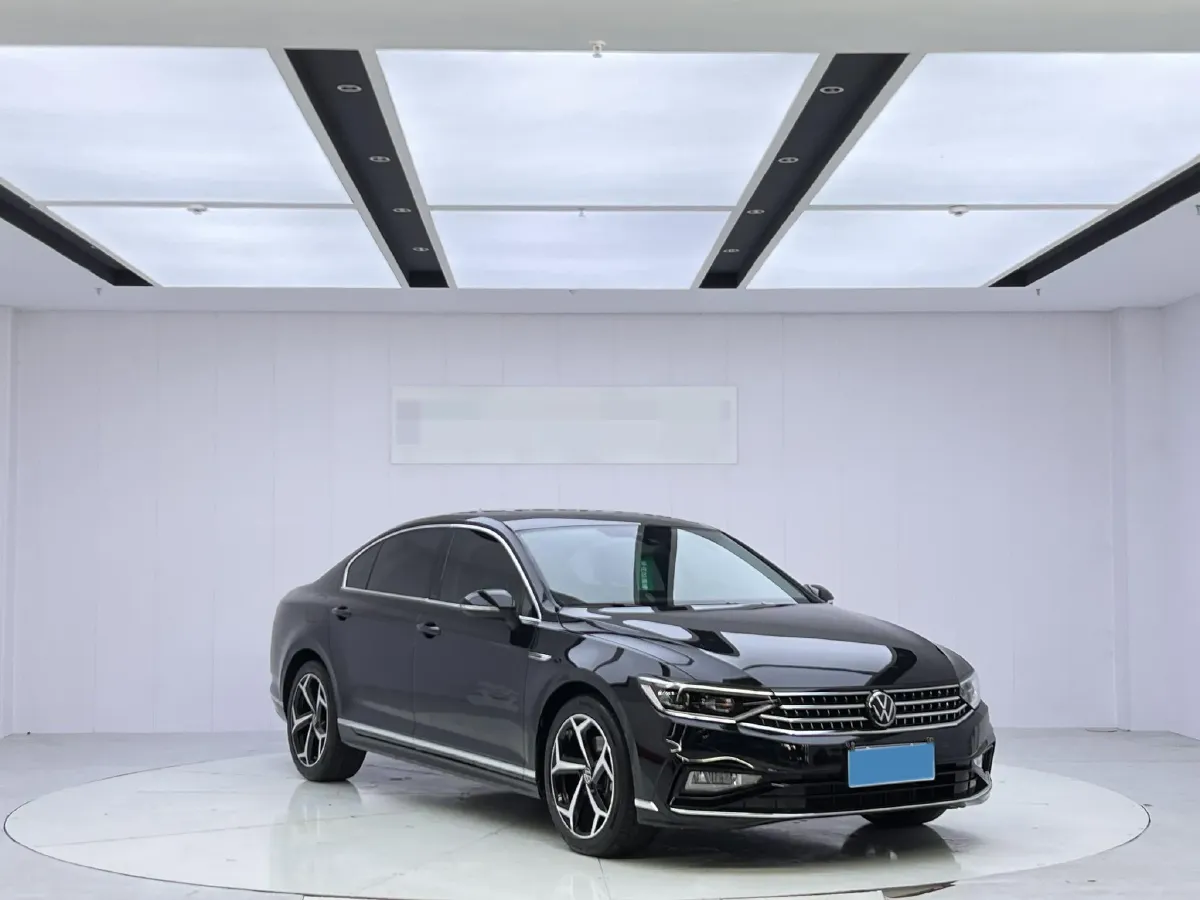 2023 Volkswagen Magotan 2.0T 186HP L4 7DCT,autocango,china used car exporter,china ev exporter,chinese used car exporter,chinese used ev exporter