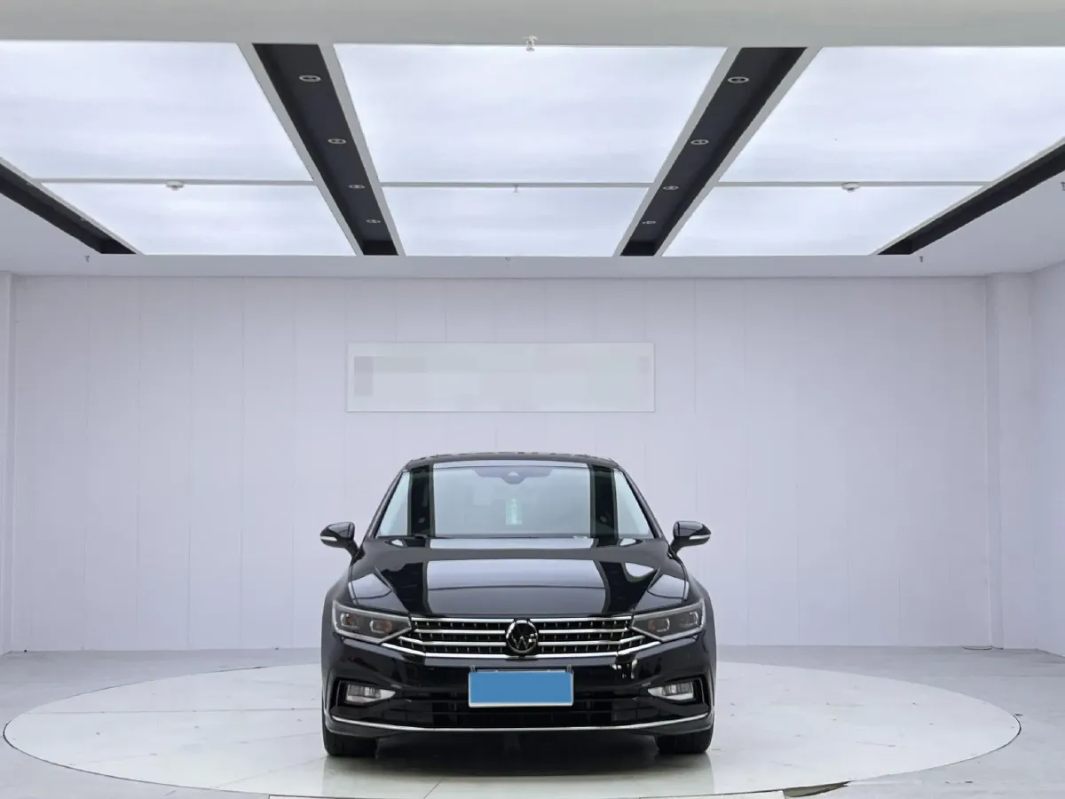 2023 Volkswagen Magotan 2.0T 186HP L4 7DCT,autocango,china used car exporter,china ev exporter,chinese used car exporter,chinese used ev exporter