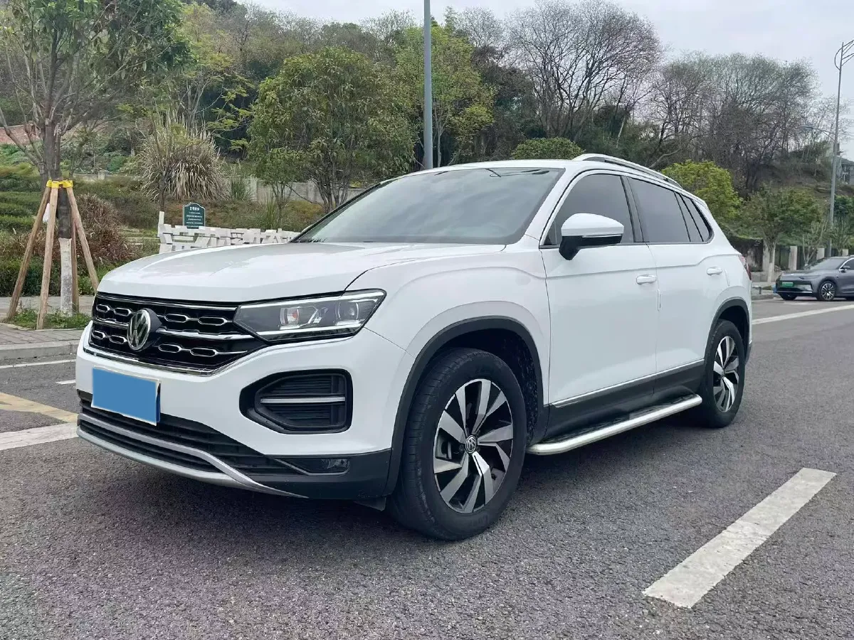 2019 Jeep Cherokee 2.0T 234HP L4 9AT,autocango,china used car exporter,china ev exporter,chinese used car exporter,chinese used ev exporter
