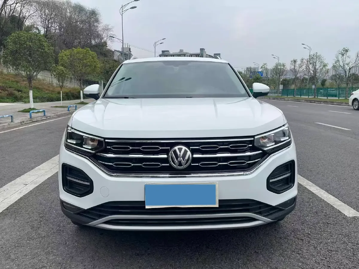 2019 Jeep Cherokee 2.0T 234HP L4 9AT,autocango,china used car exporter,china ev exporter,chinese used car exporter,chinese used ev exporter