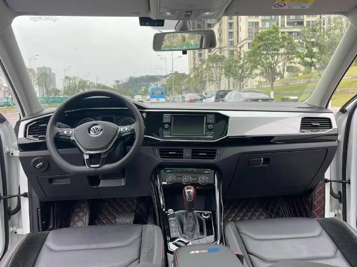 2019 Jeep Cherokee 2.0T 234HP L4 9AT,autocango,china used car exporter,china ev exporter,chinese used car exporter,chinese used ev exporter