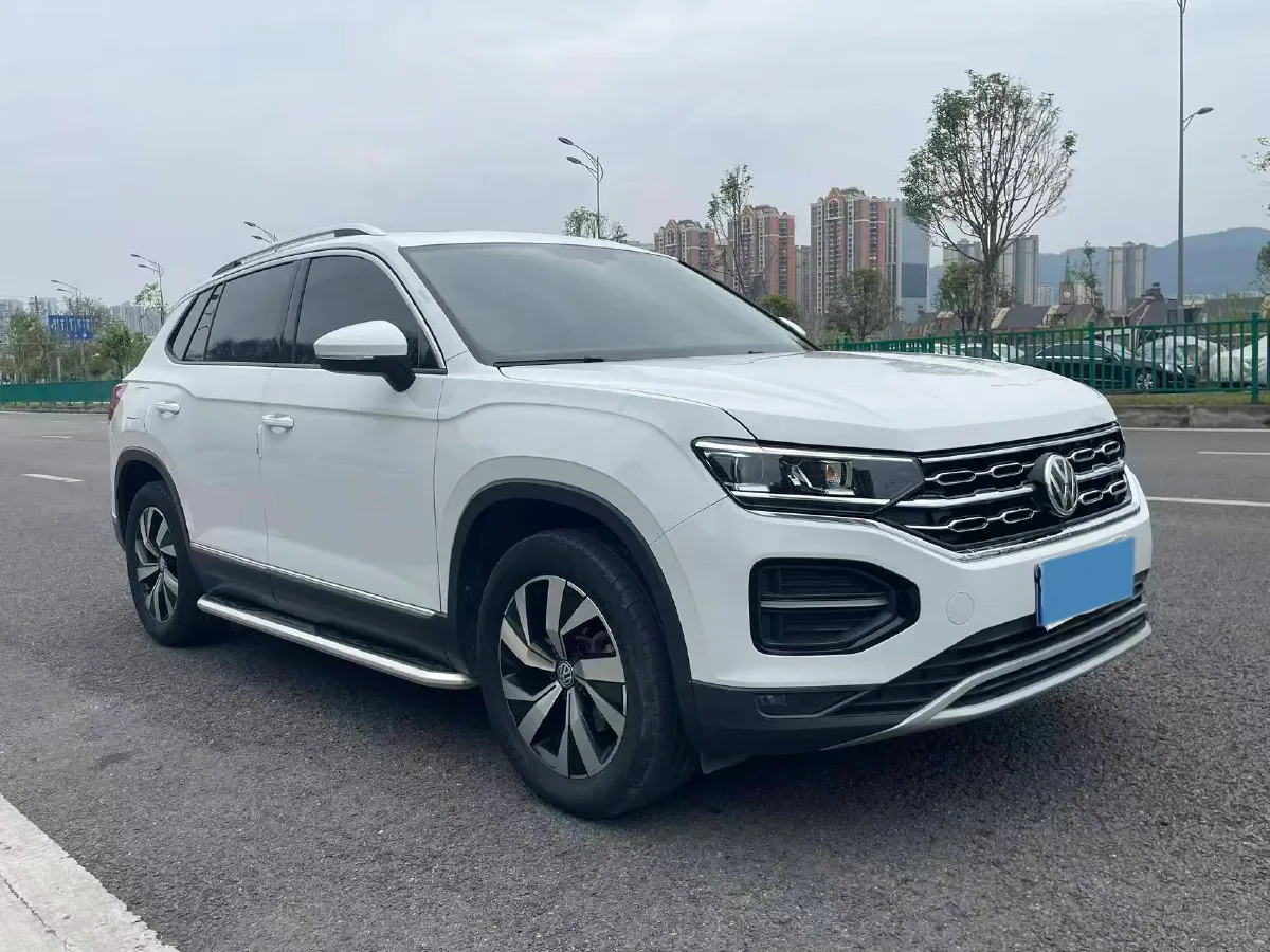 2019 Jeep Cherokee 2.0T 234HP L4 9AT,autocango,china used car exporter,china ev exporter,chinese used car exporter,chinese used ev exporter