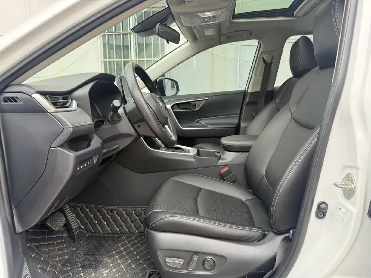 2023 Toyota RAV4 2.5L 178HP L4 E-CVT Hybrid,autocango,china used car exporter,china ev exporter,chinese used car exporter,chinese used ev exporter