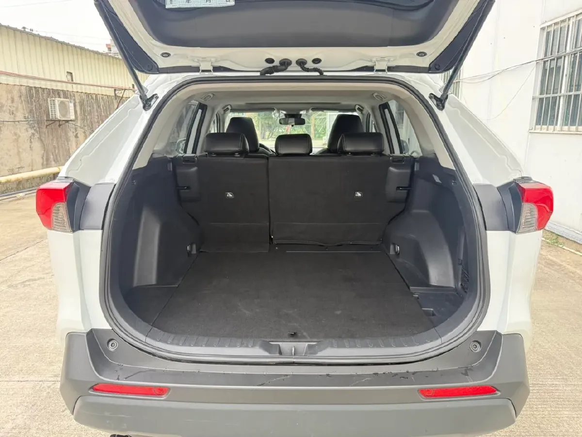 2023 Toyota RAV4 2.5L 178HP L4 E-CVT Hybrid,autocango,china used car exporter,china ev exporter,chinese used car exporter,chinese used ev exporter