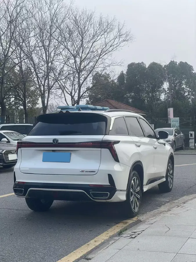 2023 ChangAn CS75 Plus 1.5T 188HP L4 8AT,autocango,china used car exporter,china ev exporter,chinese used car exporter,chinese used ev exporter
