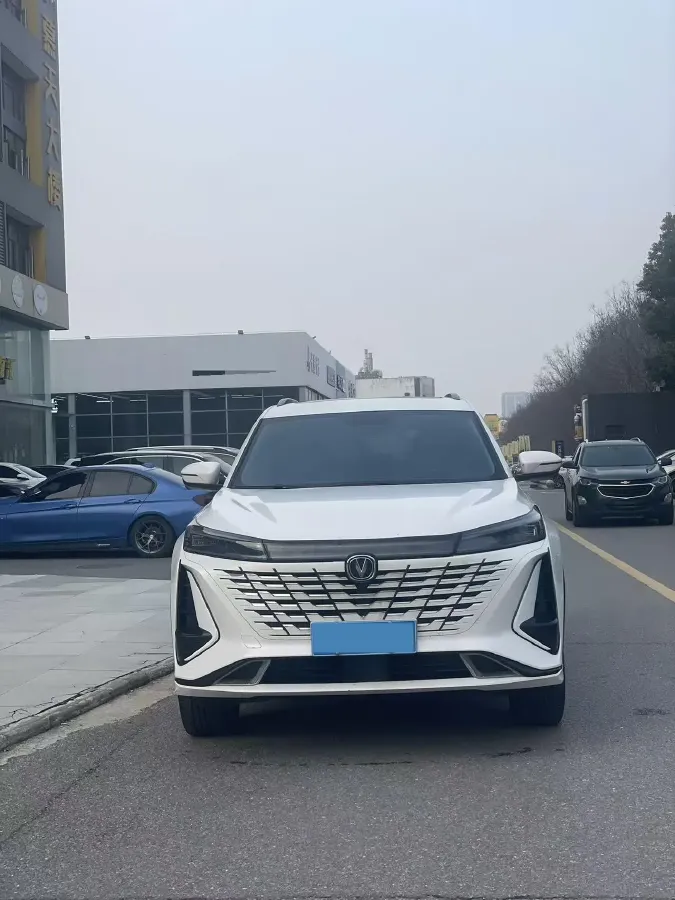 2023 ChangAn CS75 Plus 1.5T 188HP L4 8AT,autocango,china used car exporter,china ev exporter,chinese used car exporter,chinese used ev exporter
