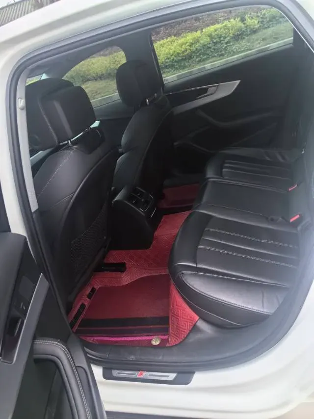 2022 Audi A4L 2.0T 190HP L4 7DCT,autocango,china used car exporter,china ev exporter,chinese used car exporter,chinese used ev exporter