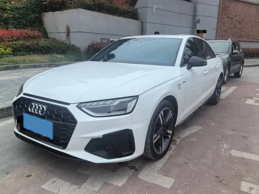 2022 Audi A4L 2.0T 190HP L4 7DCT,autocango,china used car exporter,china ev exporter,chinese used car exporter,chinese used ev exporter